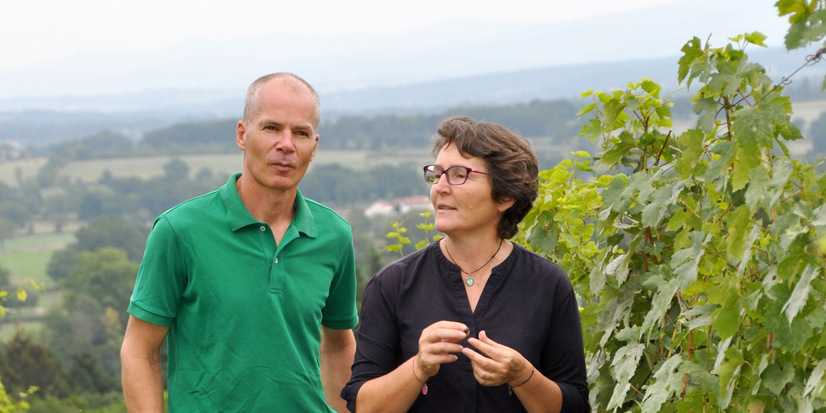 Aude-Reine et Régis, dans nos vignes d'Ambierle